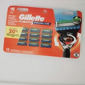 Gillette Fusion5 ProGlide Razor with 12 Cartridges - Black and Silver